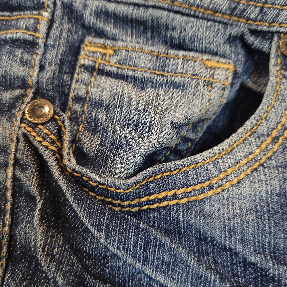 Almost Famous Blue Skinny Jeans with Vintage Distressing - Picture 3 of 9